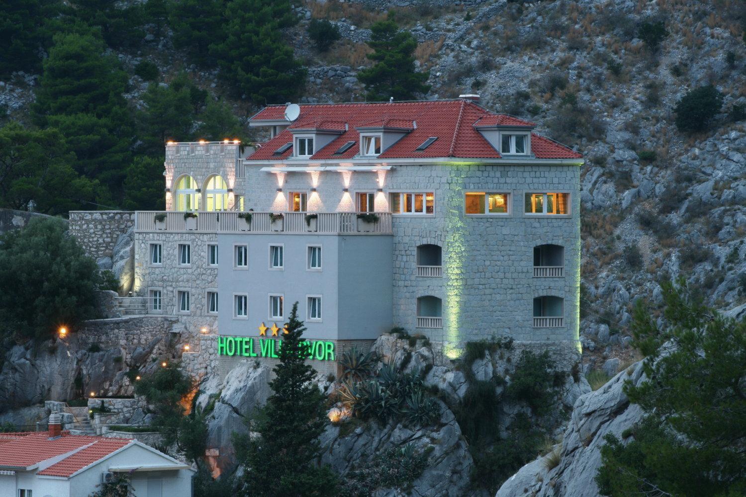 Hotel Villa Dvor Omiš Exterior foto